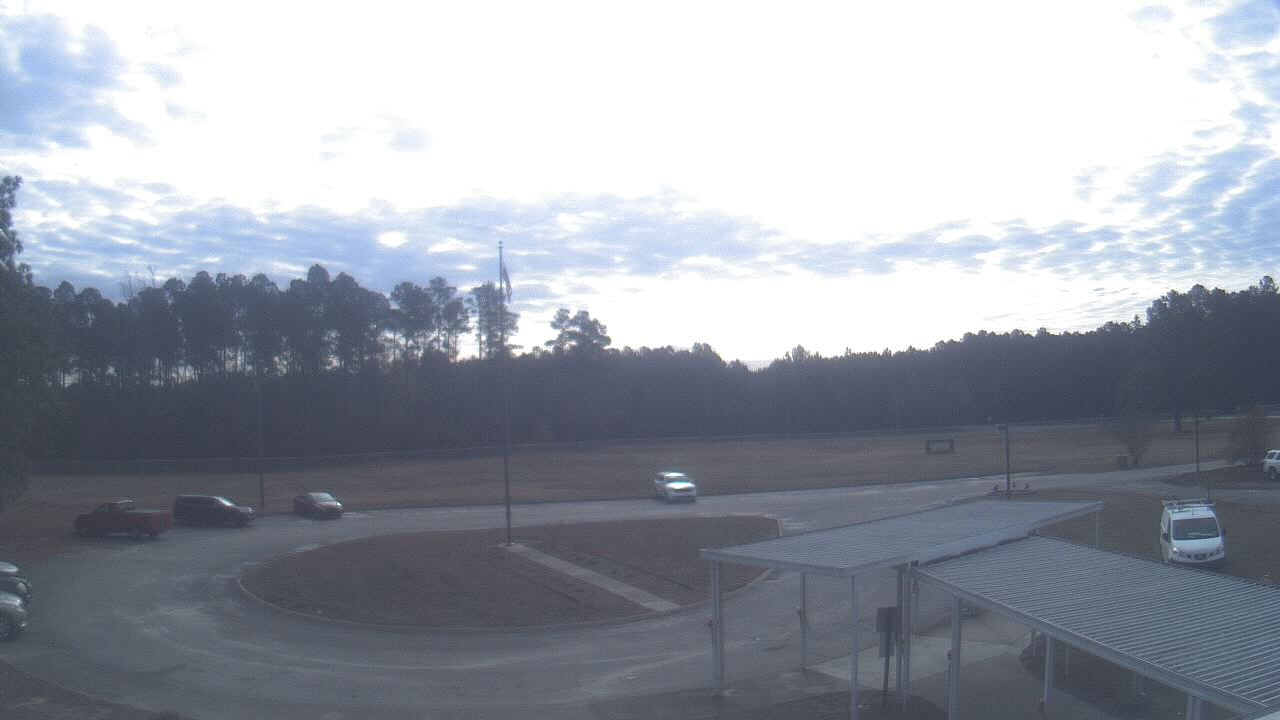 Thumbnail for current weather camera view from Bladen Lakes Primary School in Elizabethtown, North Carolina