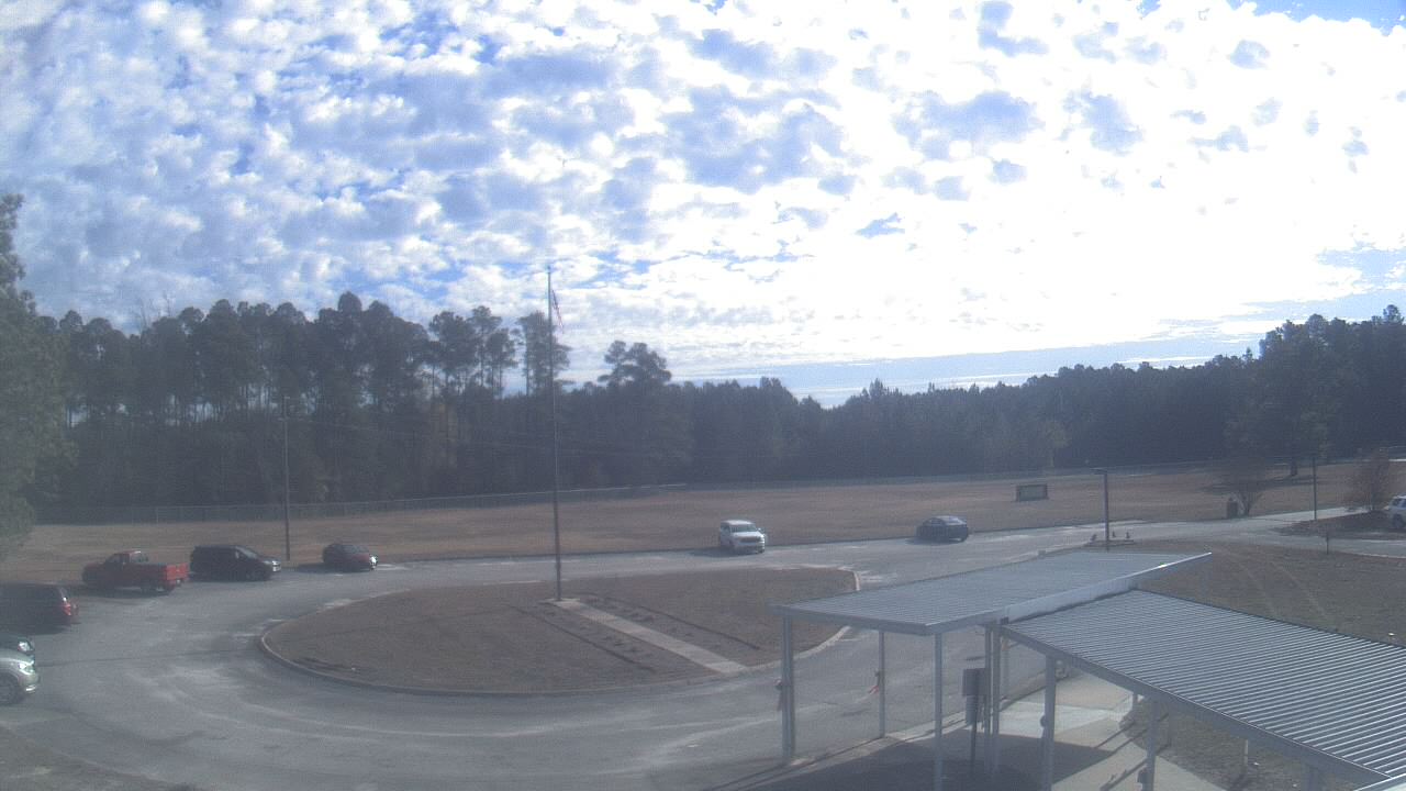 Thumbnail for current weather camera view from Bladen Lakes Primary School in Elizabethtown, North Carolina