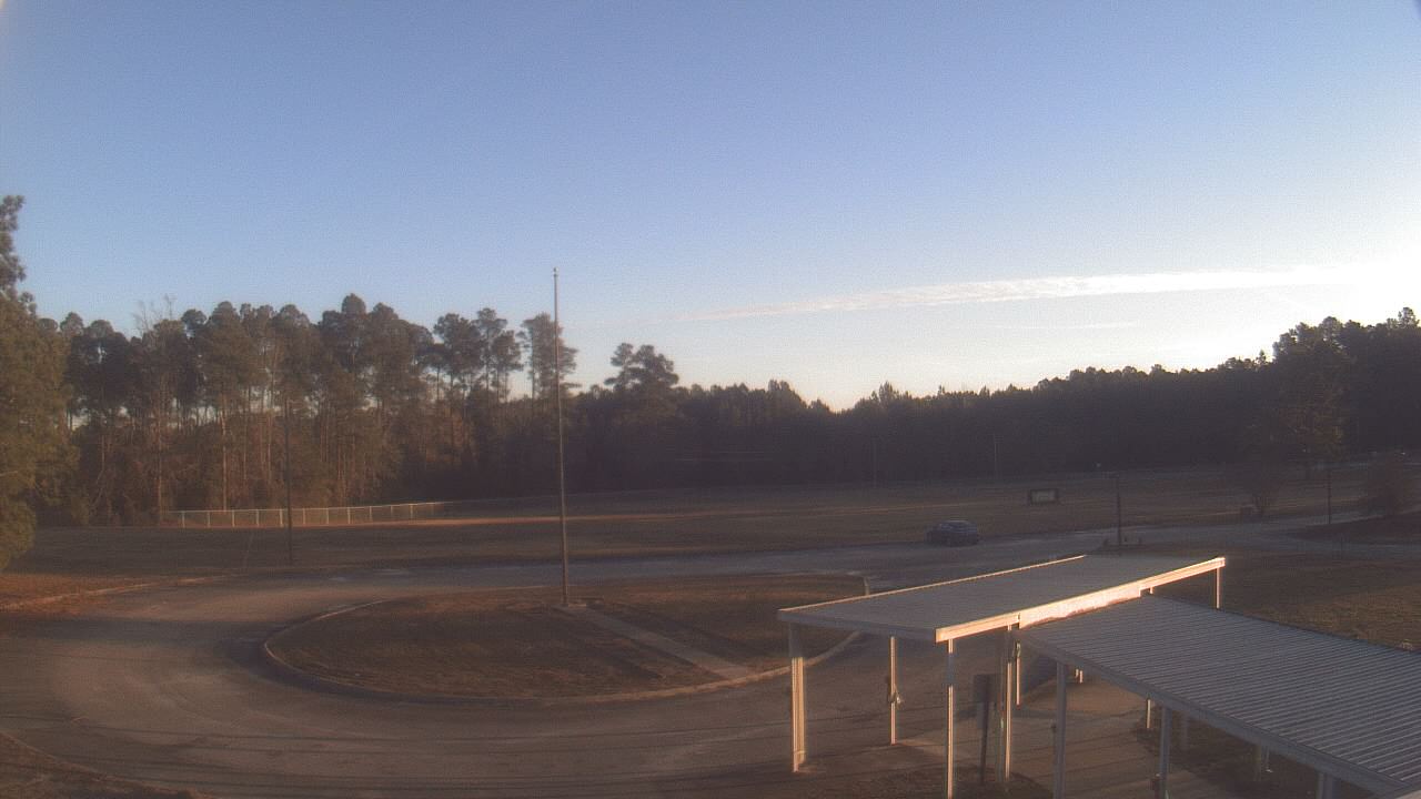 Thumbnail for current weather camera view from Bladen Lakes Primary School in Elizabethtown, North Carolina