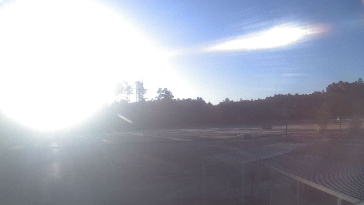 Thumbnail for current weather camera view from Bladen Lakes Primary School in Elizabethtown, North Carolina