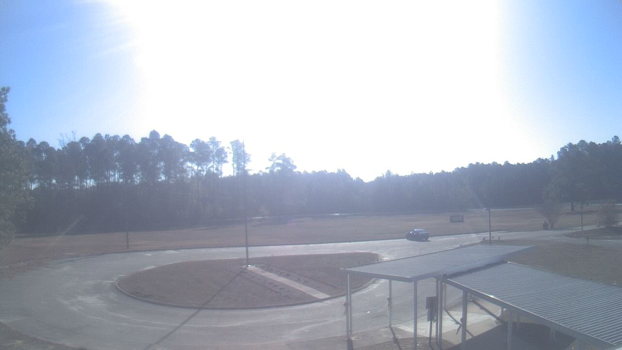 Thumbnail for current weather camera view from Bladen Lakes Primary School in Elizabethtown, North Carolina