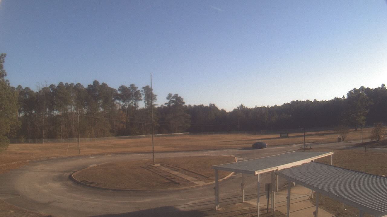 Thumbnail for current weather camera view from Bladen Lakes Primary School in Elizabethtown, North Carolina