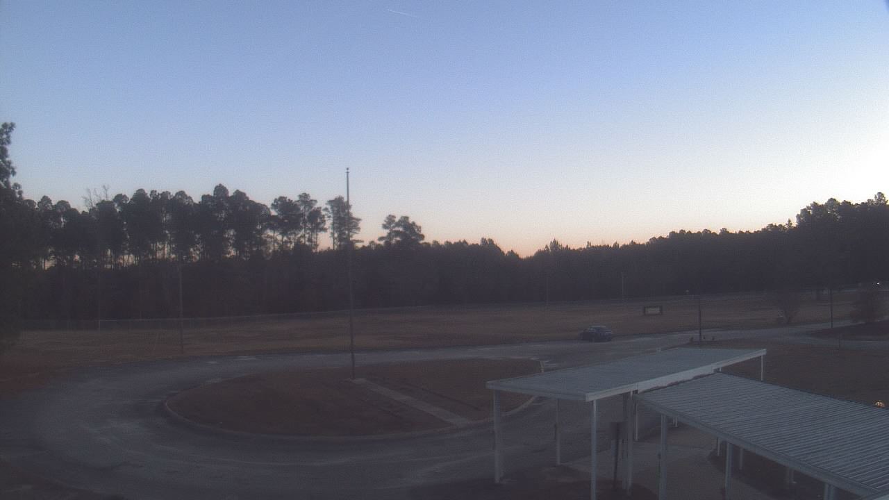 Thumbnail for current weather camera view from Bladen Lakes Primary School in Elizabethtown, North Carolina