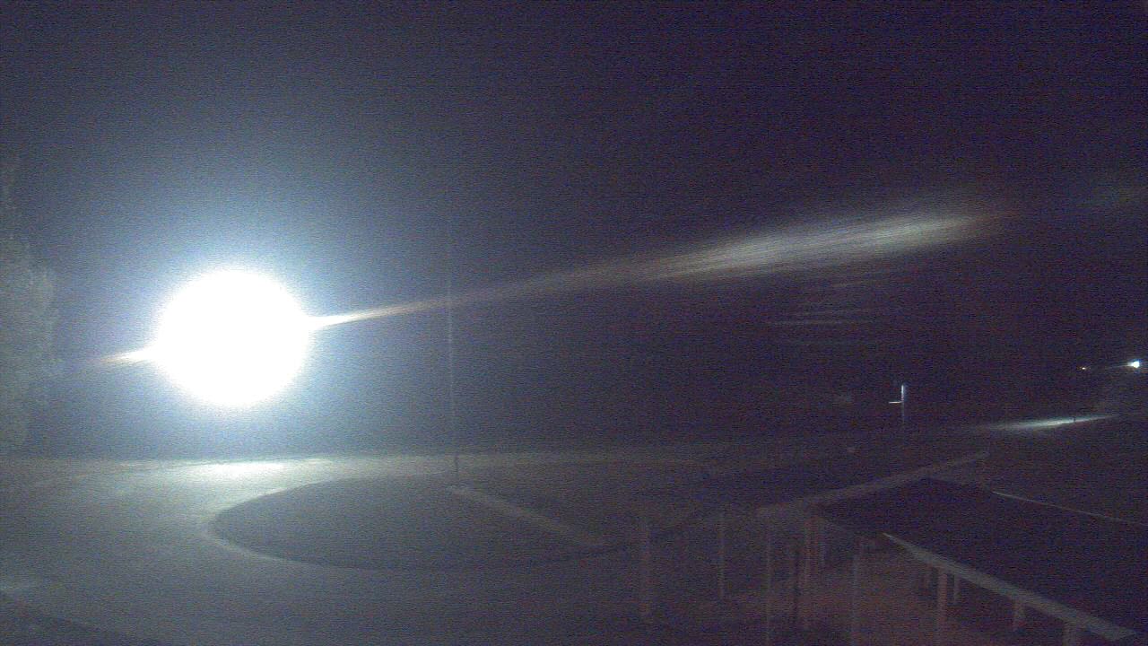 Thumbnail for current weather camera view from Bladen Lakes Primary School in Elizabethtown, North Carolina