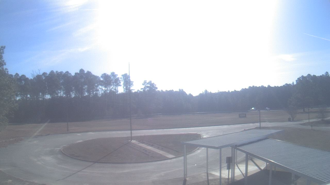 Thumbnail for current weather camera view from Bladen Lakes Primary School in Elizabethtown, North Carolina