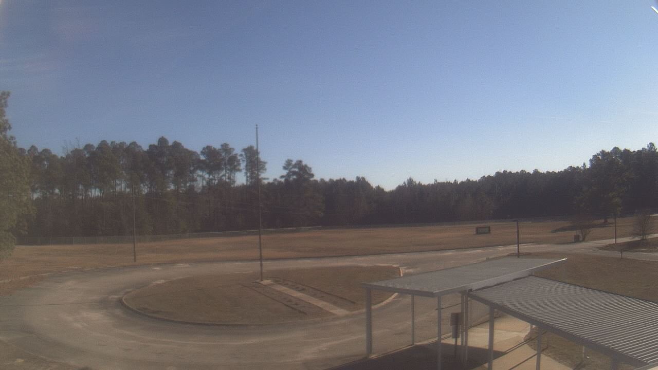 Thumbnail for current weather camera view from Bladen Lakes Primary School in Elizabethtown, North Carolina