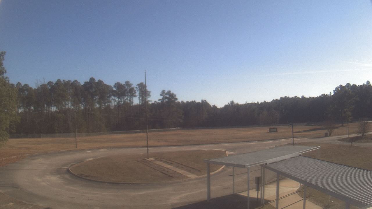Thumbnail for current weather camera view from Bladen Lakes Primary School in Elizabethtown, North Carolina
