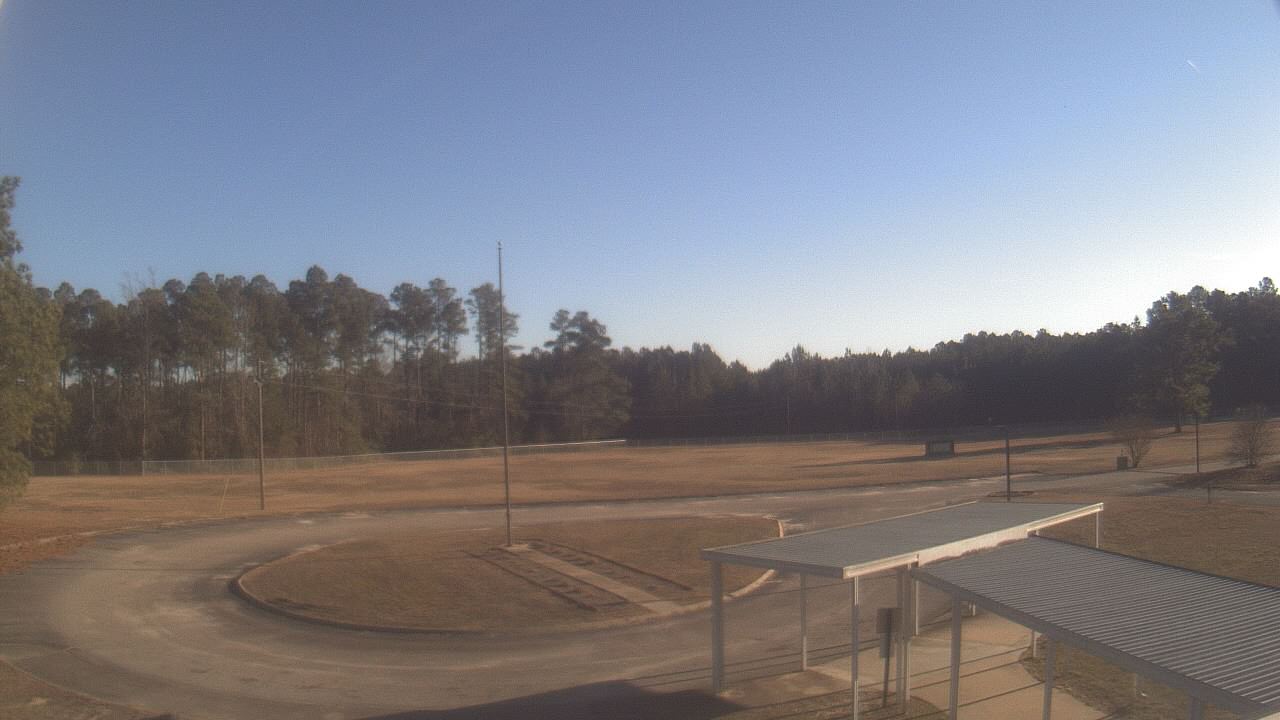 Thumbnail for current weather camera view from Bladen Lakes Primary School in Elizabethtown, North Carolina