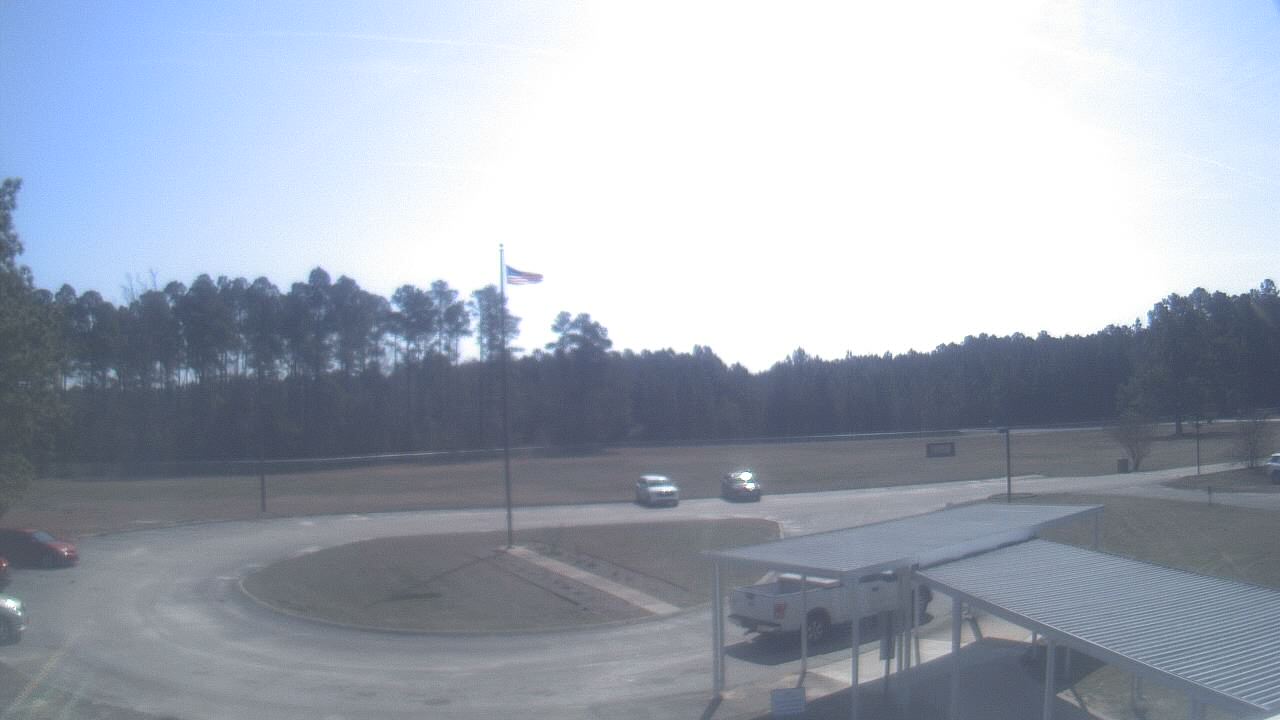 Thumbnail for current weather camera view from Bladen Lakes Primary School in Elizabethtown, North Carolina