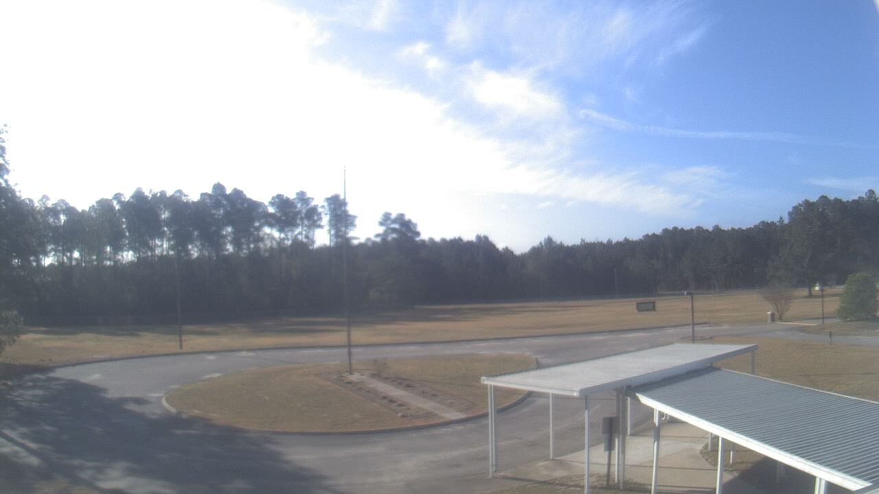Thumbnail for current weather camera view from Bladen Lakes Primary School in Elizabethtown, North Carolina
