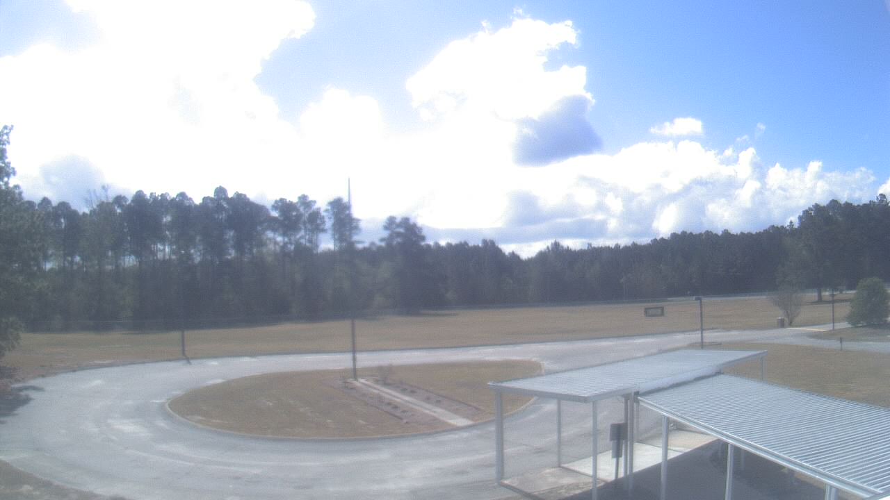 Thumbnail for current weather camera view from Bladen Lakes Primary School in Elizabethtown, North Carolina