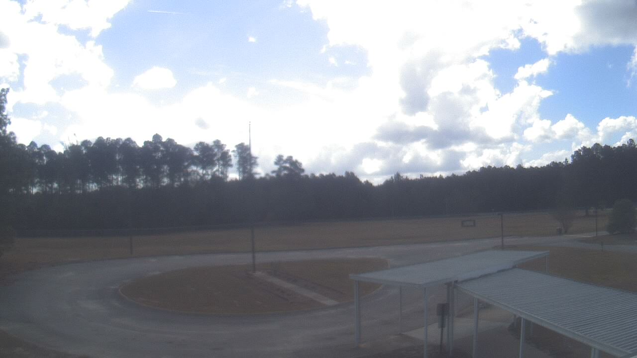 Thumbnail for current weather camera view from Bladen Lakes Primary School in Elizabethtown, North Carolina