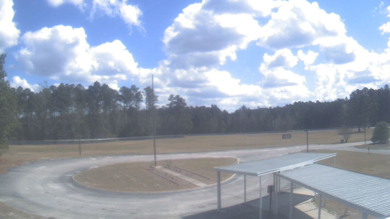 Thumbnail for current weather camera view from Bladen Lakes Primary School in Elizabethtown, North Carolina
