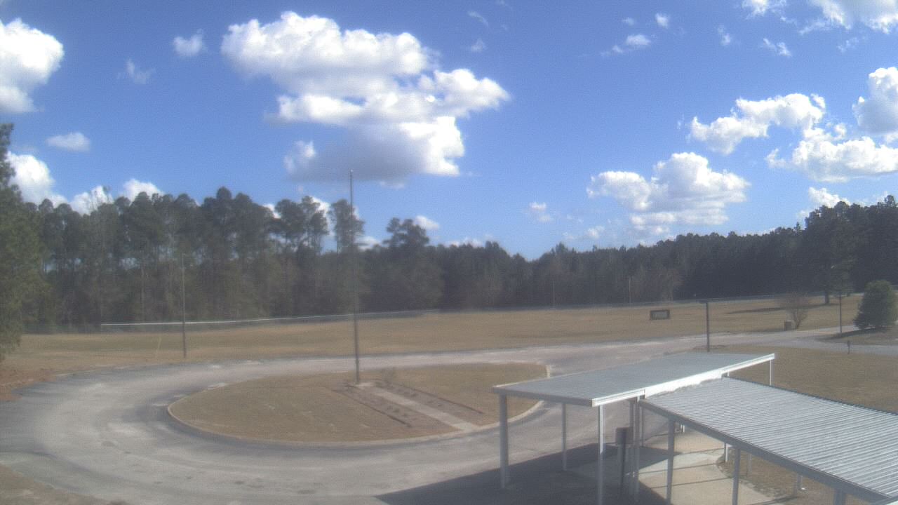 Thumbnail for current weather camera view from Bladen Lakes Primary School in Elizabethtown, North Carolina