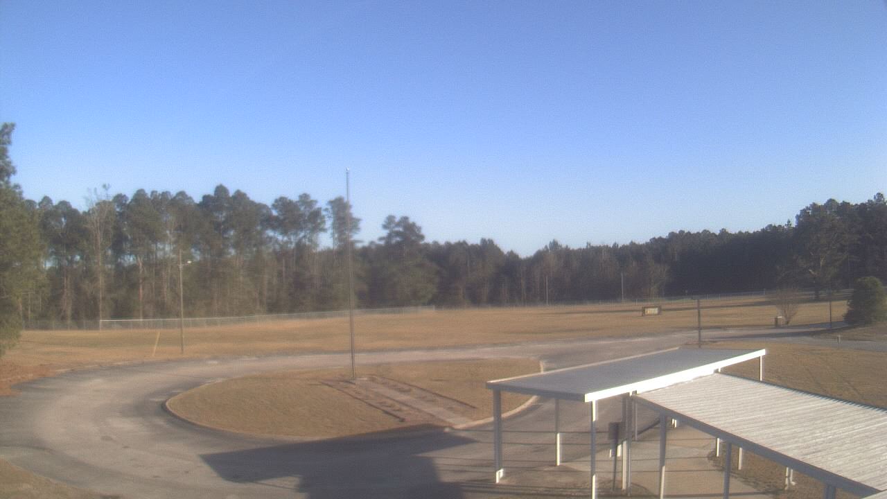 Thumbnail for current weather camera view from Bladen Lakes Primary School in Elizabethtown, North Carolina