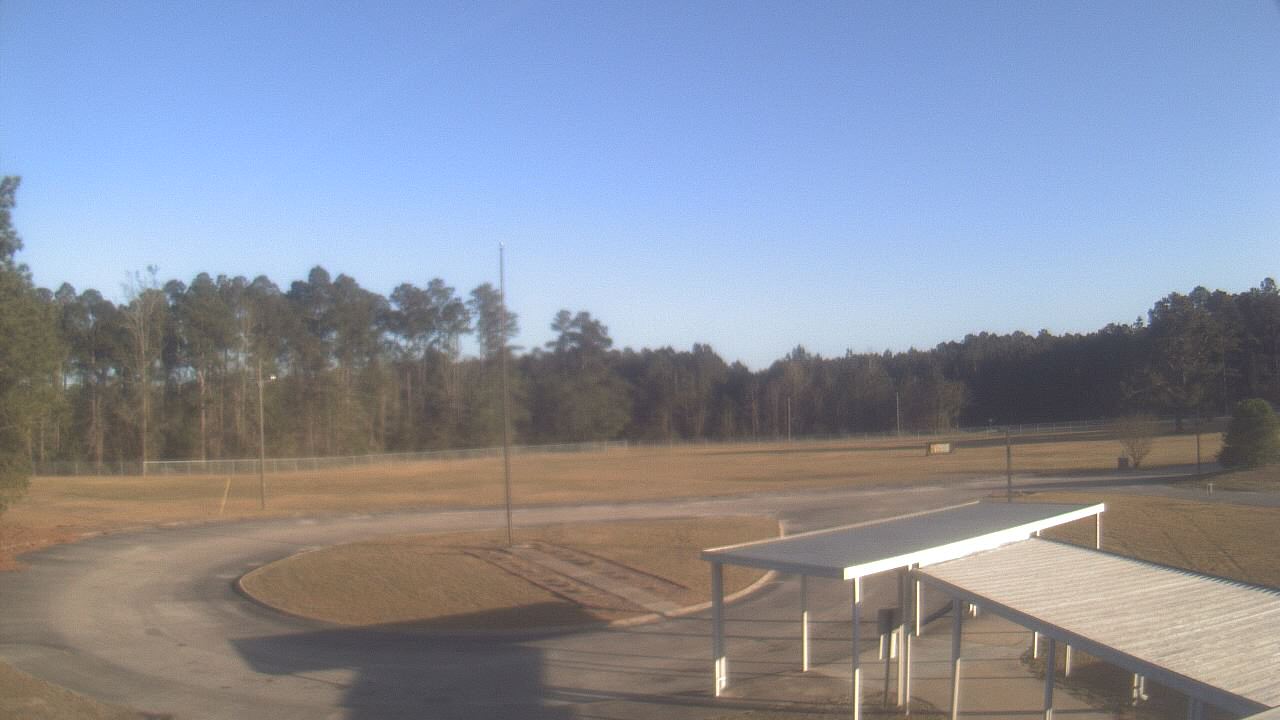Thumbnail for current weather camera view from Bladen Lakes Primary School in Elizabethtown, North Carolina