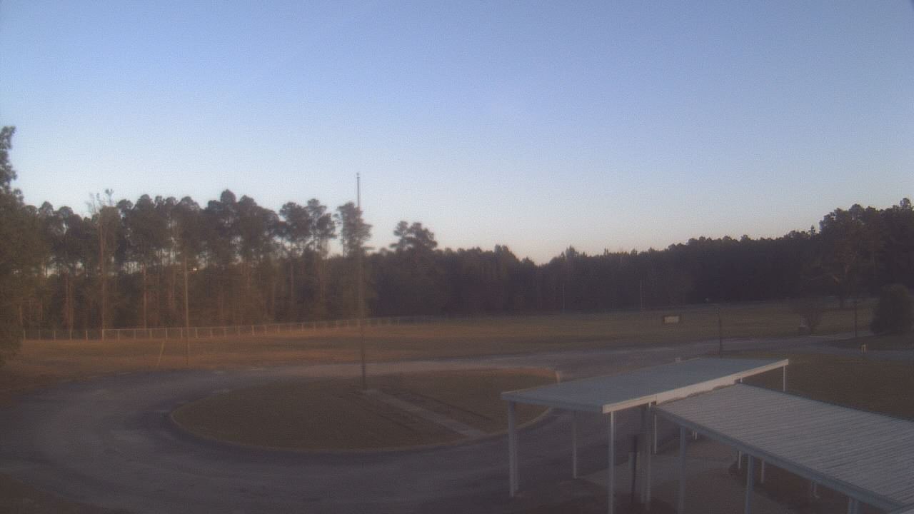 Thumbnail for current weather camera view from Bladen Lakes Primary School in Elizabethtown, North Carolina