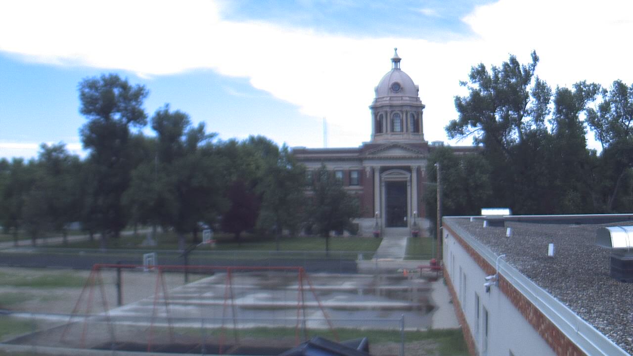Thumbnail for current weather camera view from Ellendale HS in Ellendale, North Dakota