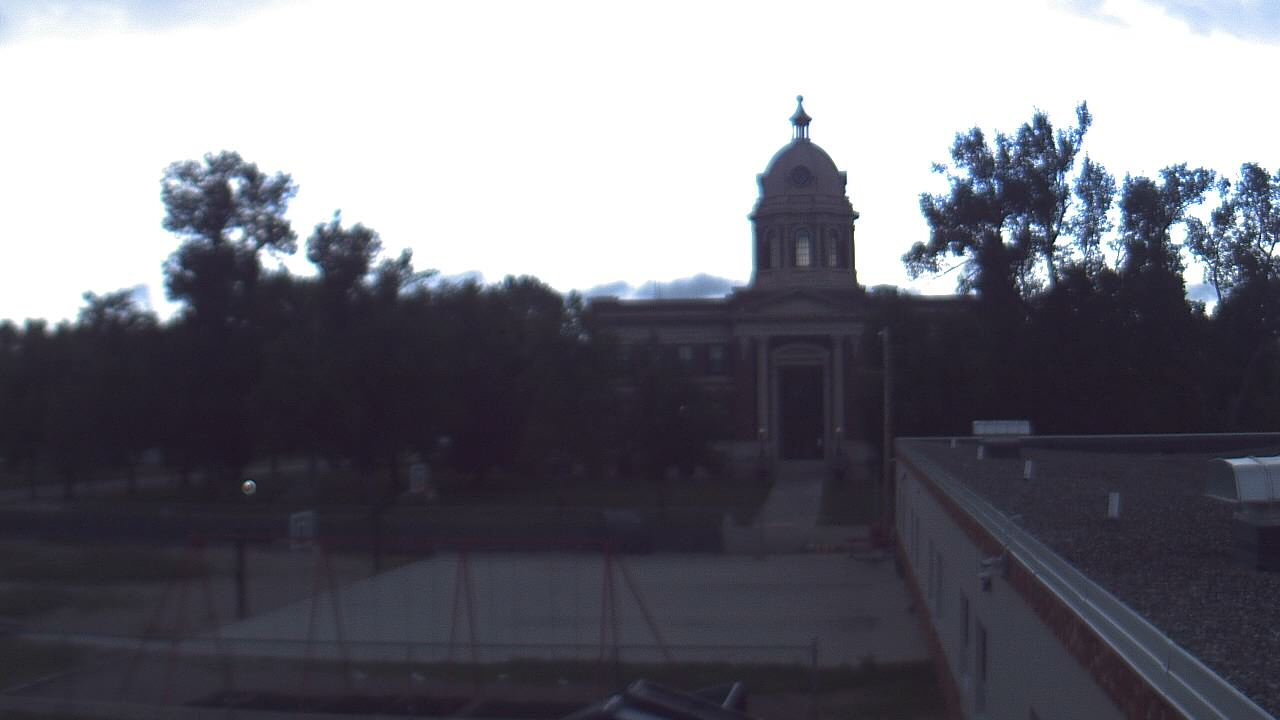 Thumbnail for current weather camera view from Ellendale HS in Ellendale, North Dakota