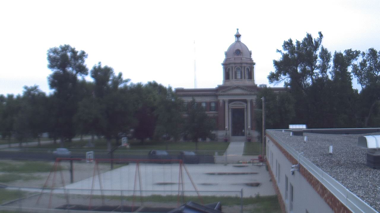 Thumbnail for current weather camera view from Ellendale HS in Ellendale, North Dakota