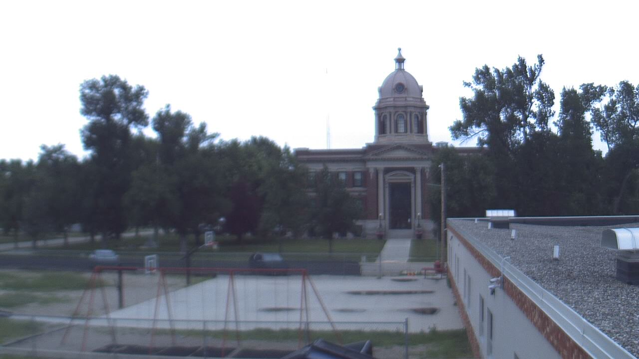 Thumbnail for current weather camera view from Ellendale HS in Ellendale, North Dakota