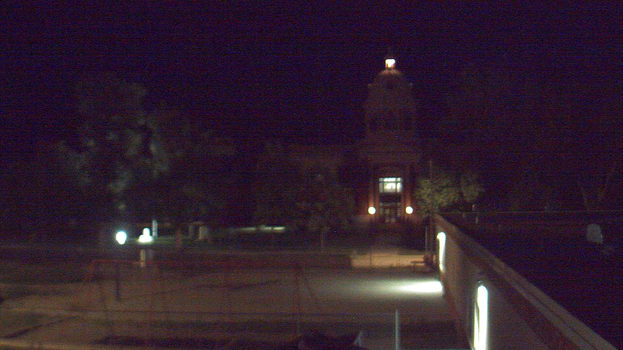 Thumbnail for current weather camera view from Ellendale HS in Ellendale, North Dakota
