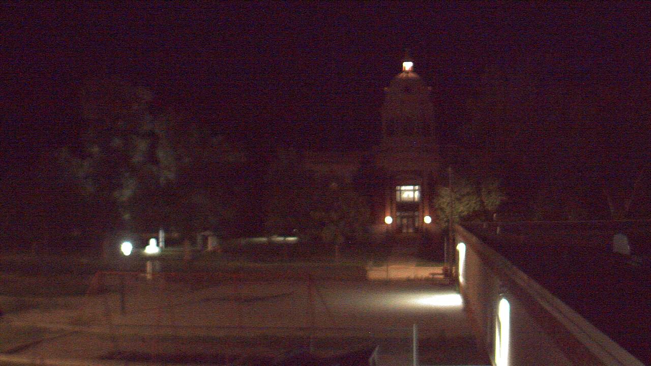 Thumbnail for current weather camera view from Ellendale HS in Ellendale, North Dakota