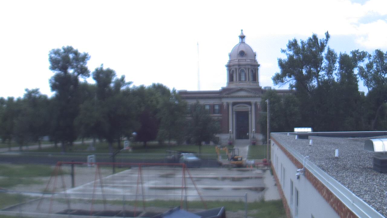 Thumbnail for current weather camera view from Ellendale HS in Ellendale, North Dakota