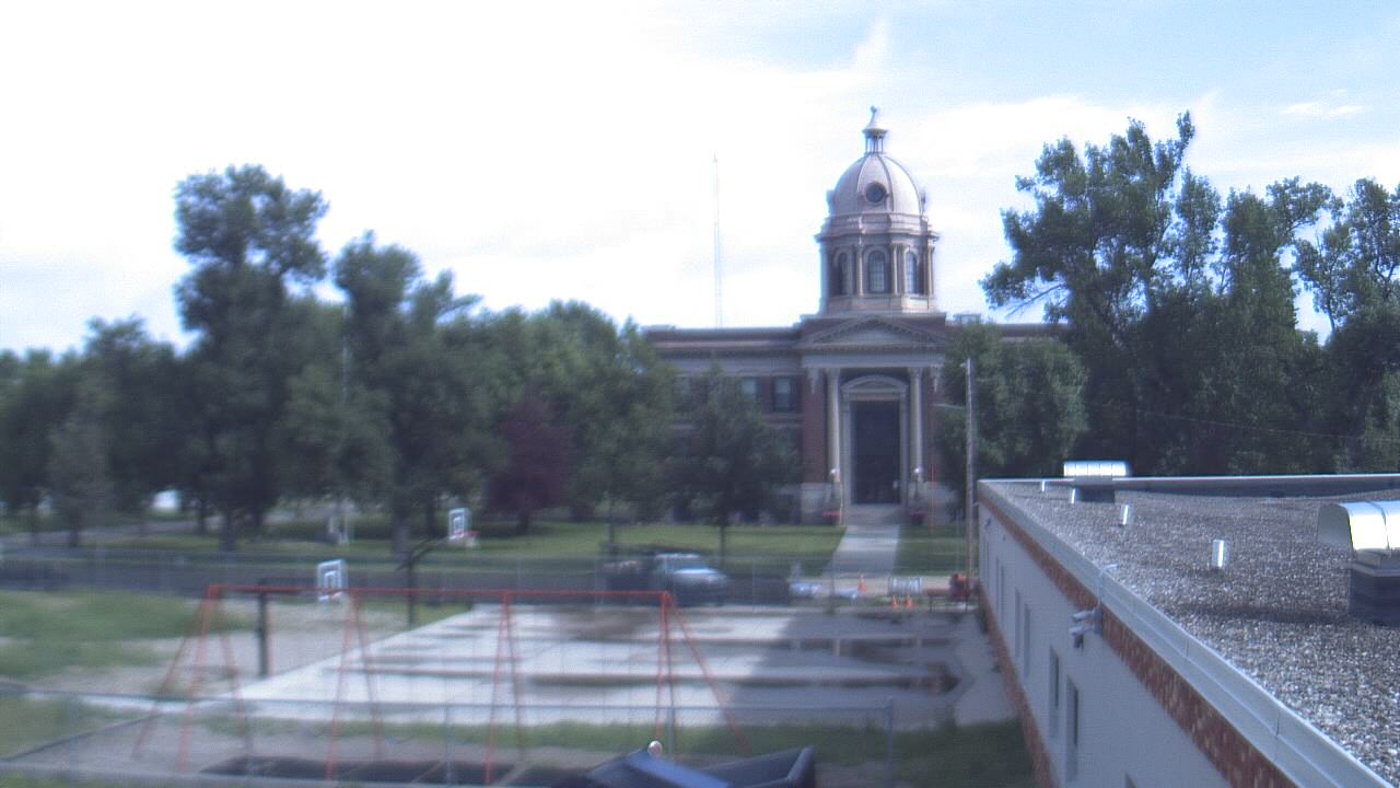 Thumbnail for current weather camera view from Ellendale HS in Ellendale, North Dakota