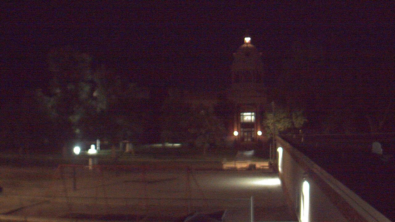 Thumbnail for current weather camera view from Ellendale HS in Ellendale, North Dakota