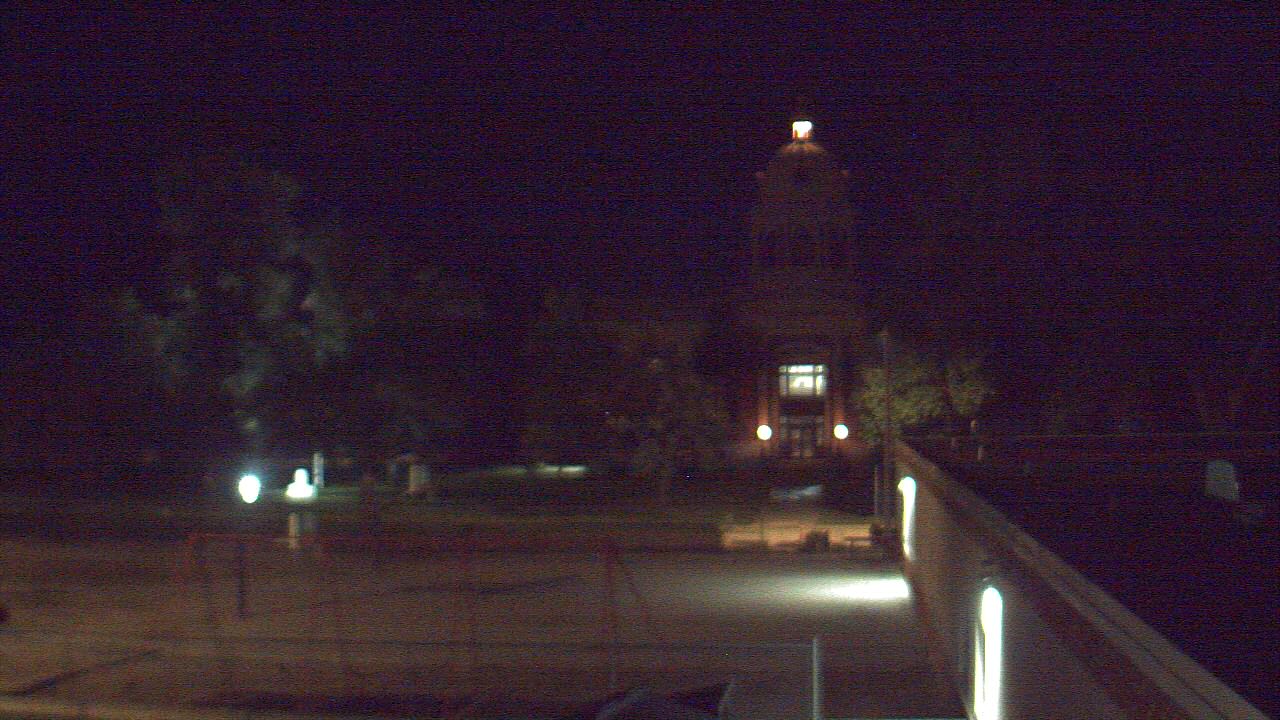Thumbnail for current weather camera view from Ellendale HS in Ellendale, North Dakota