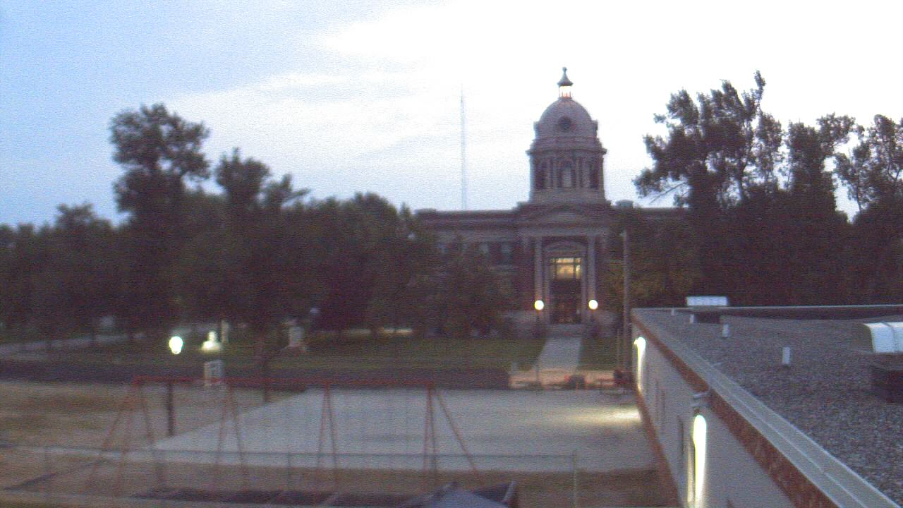 Thumbnail for current weather camera view from Ellendale HS in Ellendale, North Dakota