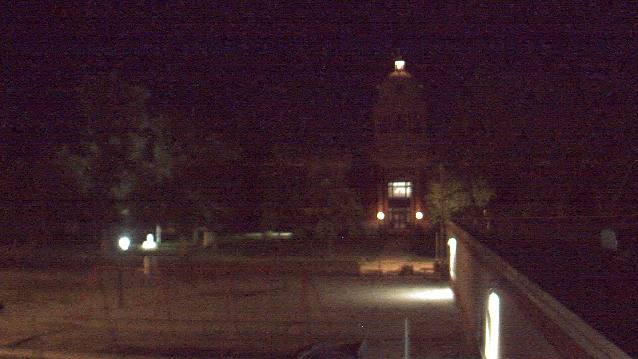 Thumbnail for current weather camera view from Ellendale HS in Ellendale, North Dakota