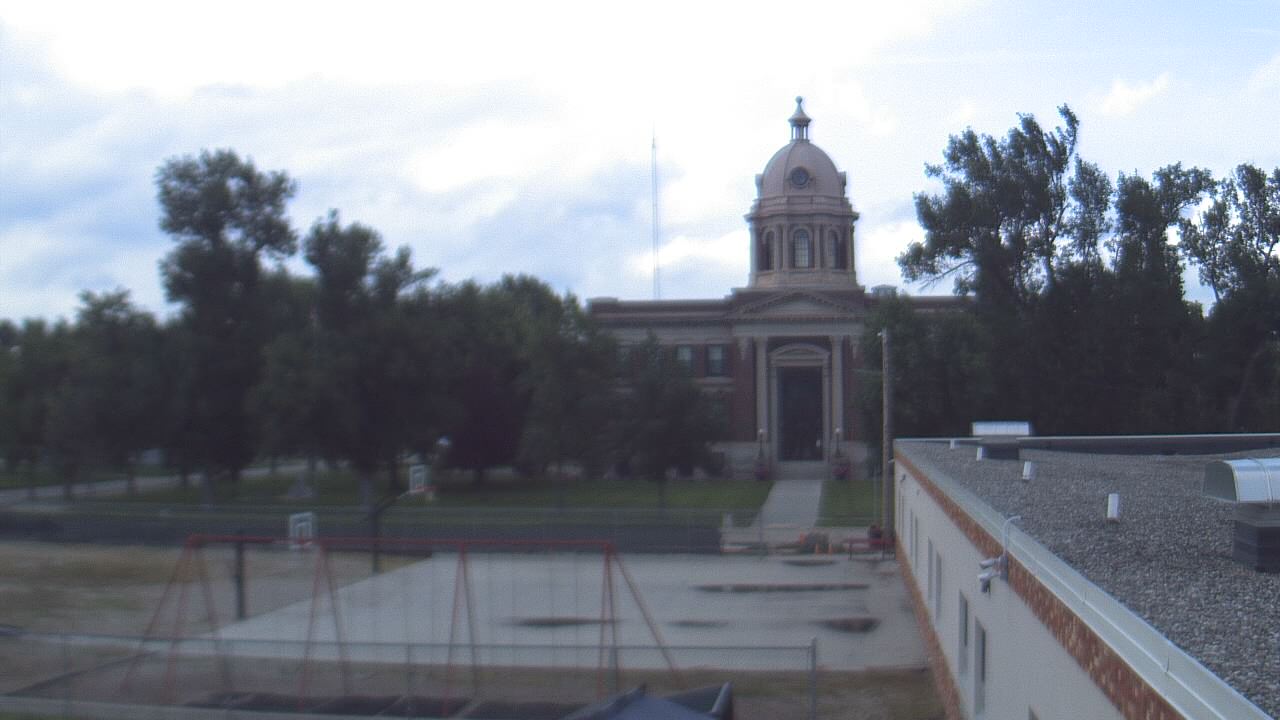 Thumbnail for current weather camera view from Ellendale HS in Ellendale, North Dakota