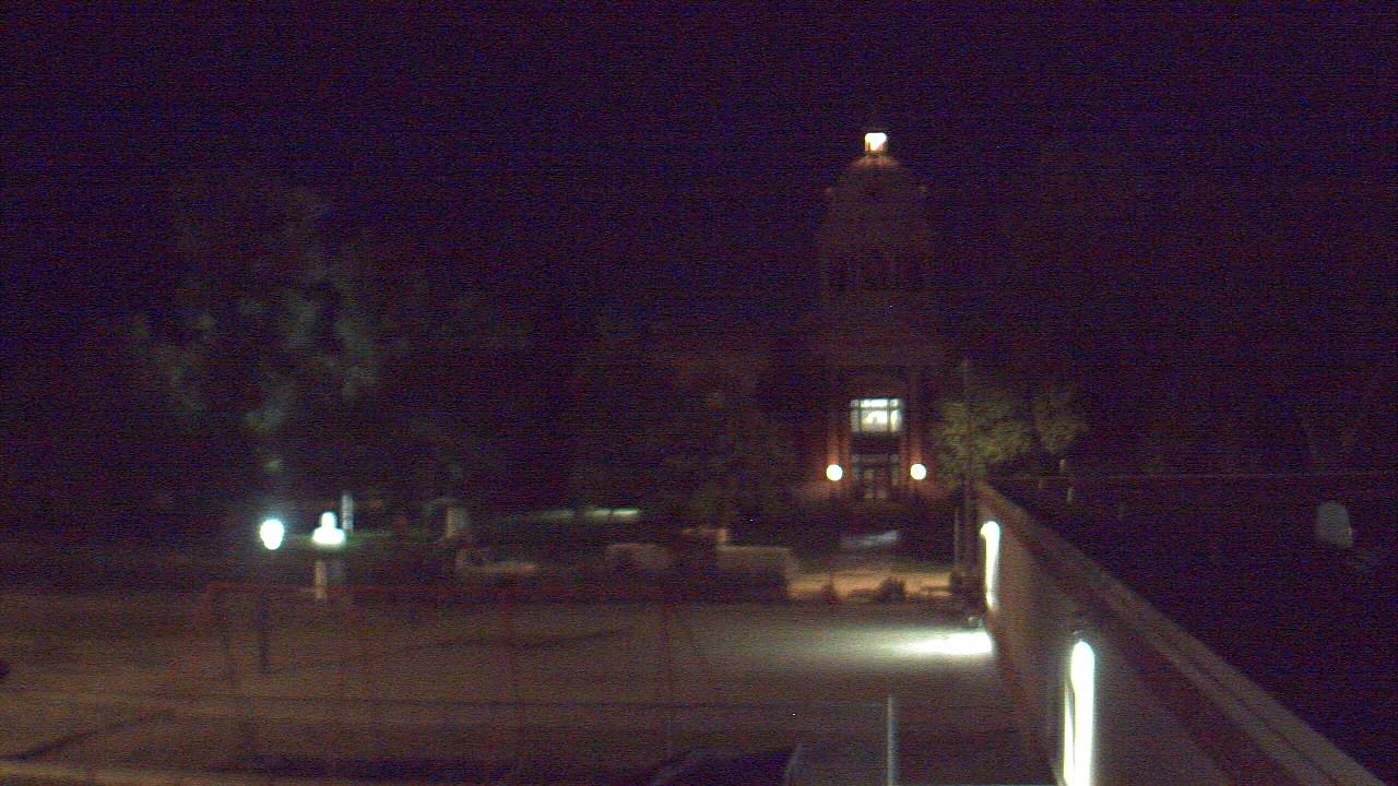 Thumbnail for current weather camera view from Ellendale HS in Ellendale, North Dakota