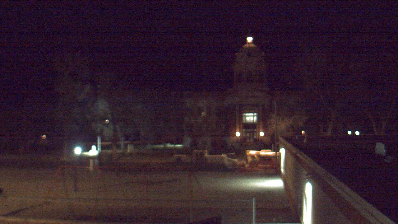 Thumbnail for current weather camera view from Ellendale HS in Ellendale, North Dakota