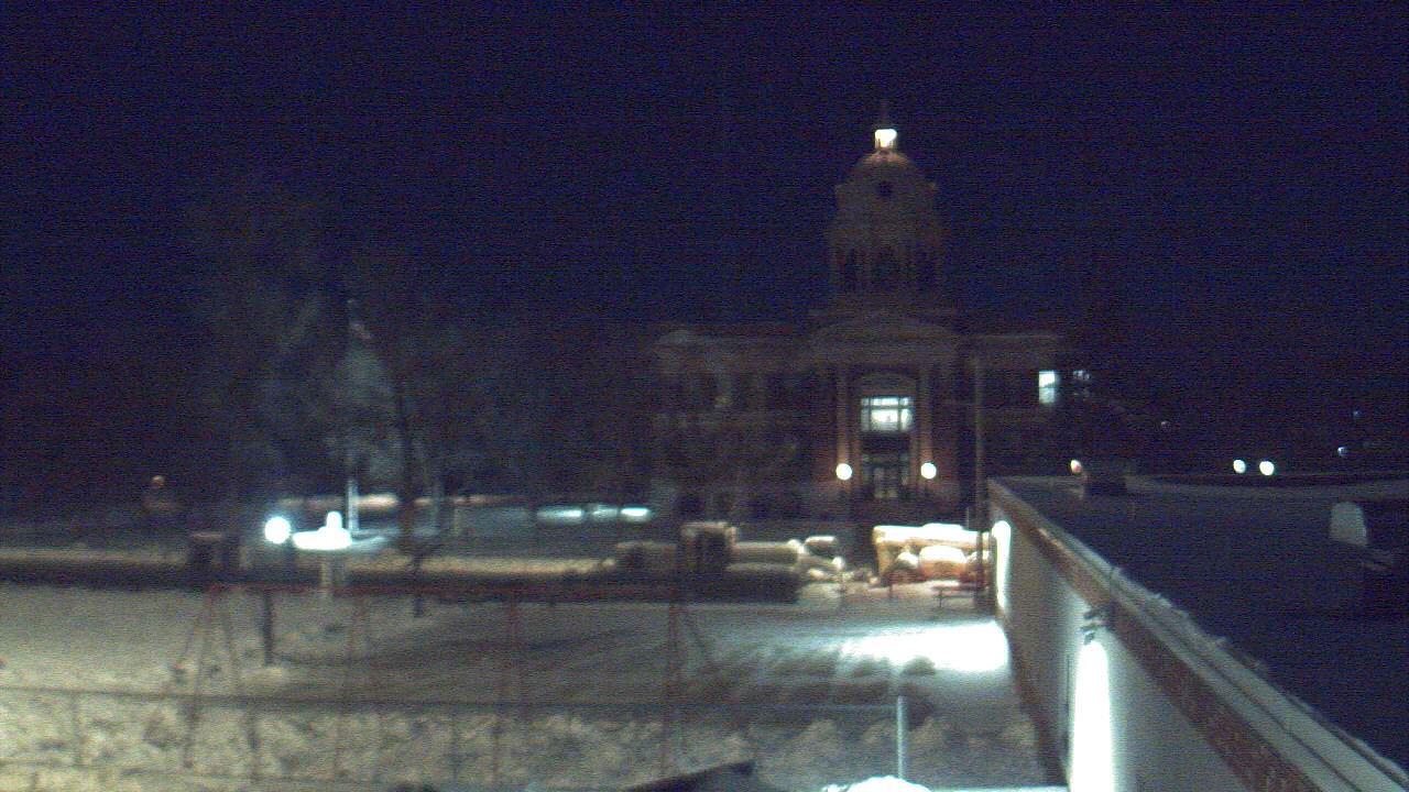 Thumbnail for current weather camera view from Ellendale HS in Ellendale, North Dakota