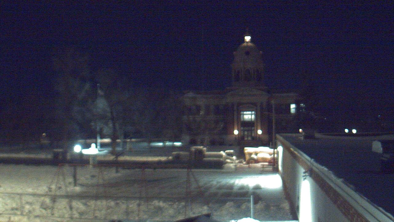 Thumbnail for current weather camera view from Ellendale HS in Ellendale, North Dakota