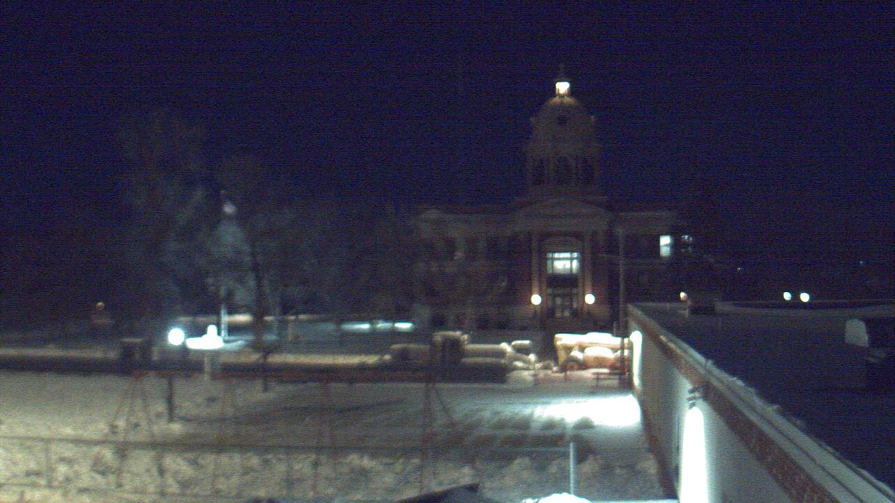 Thumbnail for current weather camera view from Ellendale HS in Ellendale, North Dakota