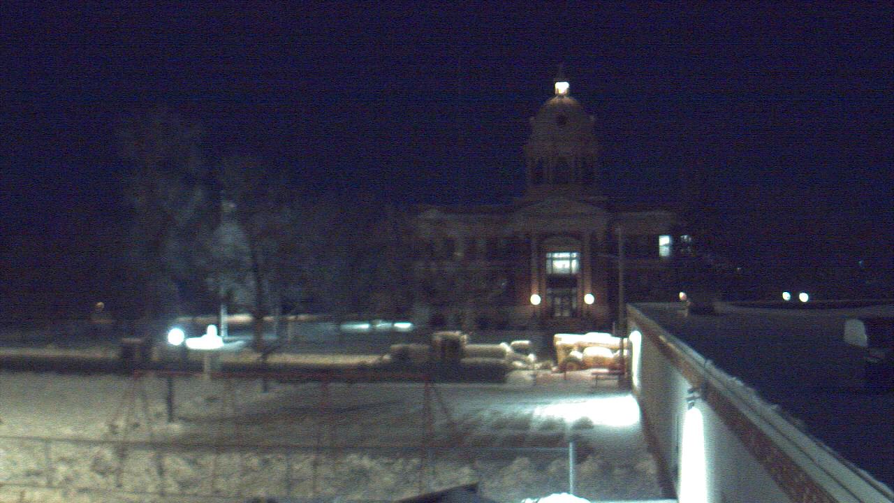 Thumbnail for current weather camera view from Ellendale HS in Ellendale, North Dakota