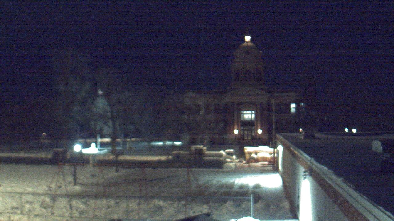 Thumbnail for current weather camera view from Ellendale HS in Ellendale, North Dakota