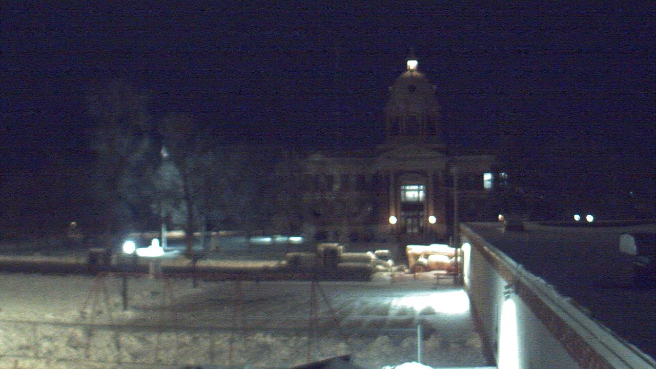 Thumbnail for current weather camera view from Ellendale HS in Ellendale, North Dakota