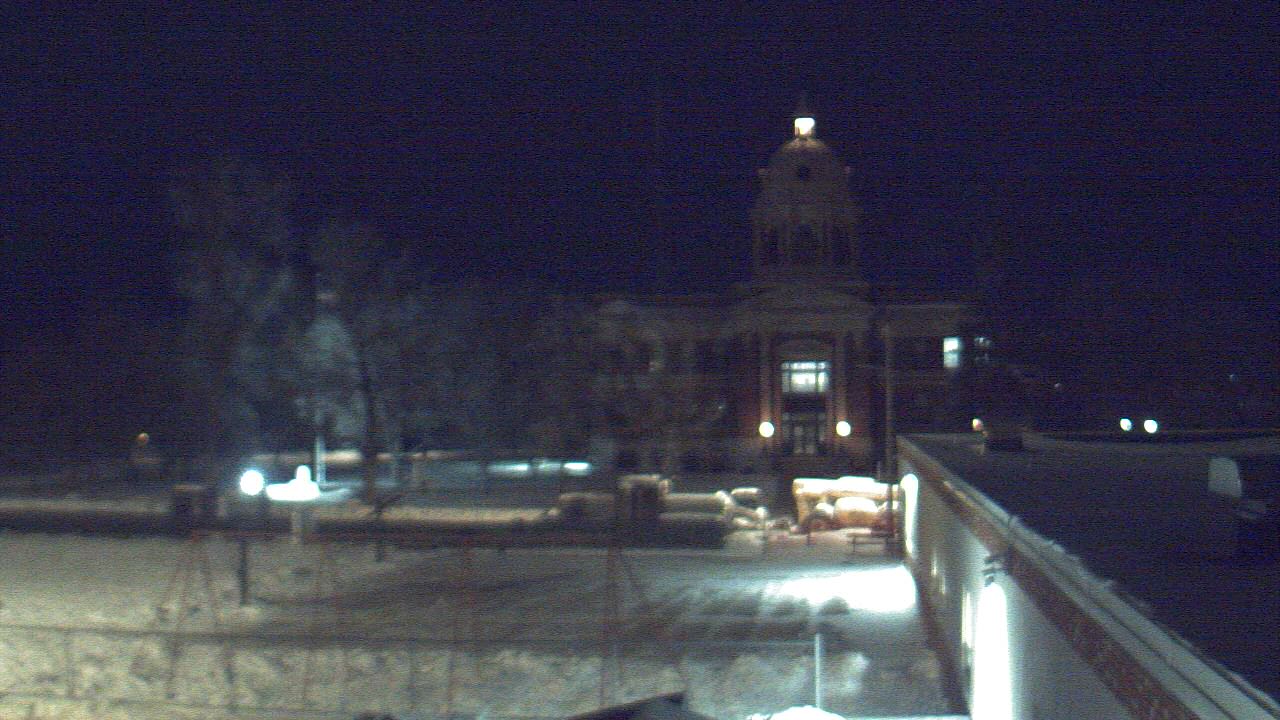 Thumbnail for current weather camera view from Ellendale HS in Ellendale, North Dakota