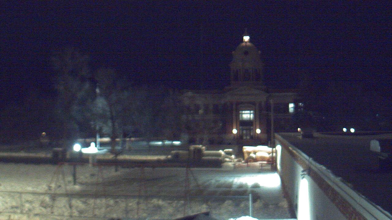 Thumbnail for current weather camera view from Ellendale HS in Ellendale, North Dakota