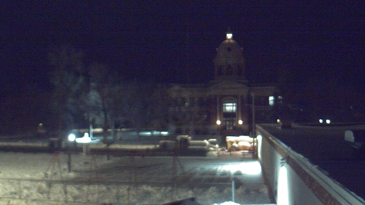 Thumbnail for current weather camera view from Ellendale HS in Ellendale, North Dakota