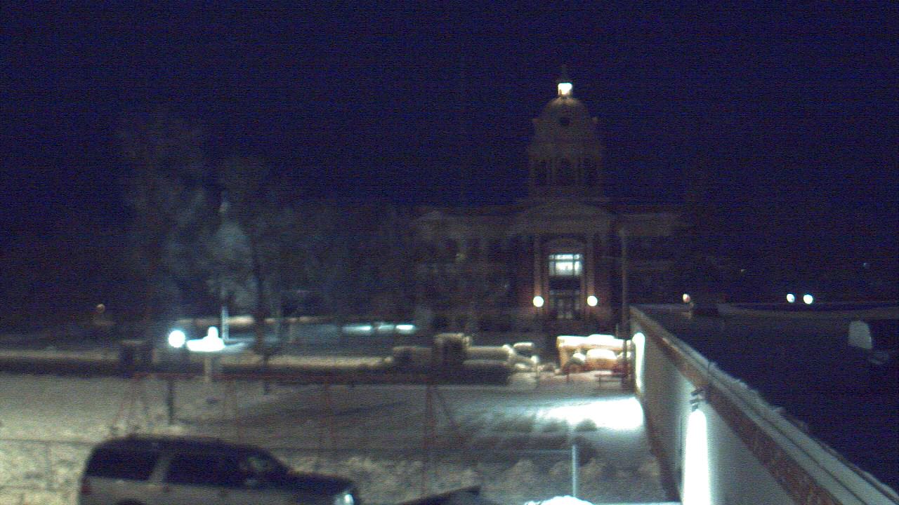 Thumbnail for current weather camera view from Ellendale HS in Ellendale, North Dakota