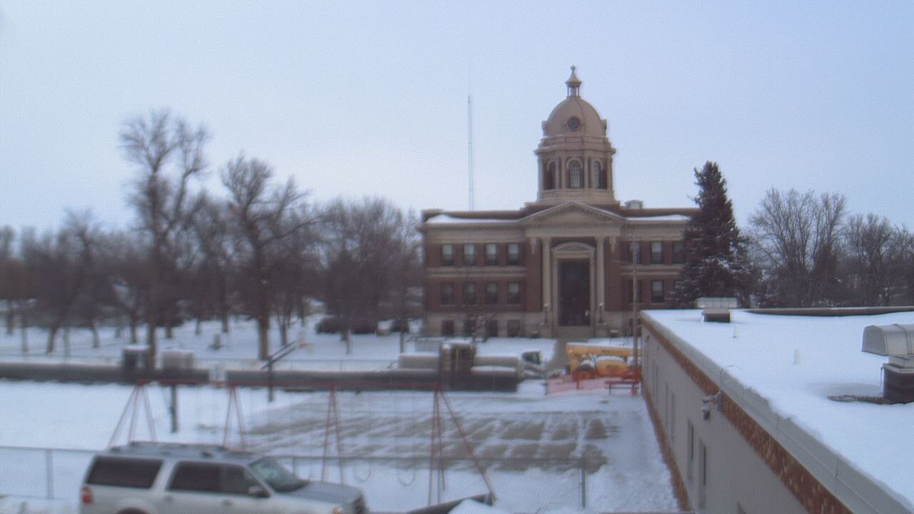 Thumbnail for current weather camera view from Ellendale HS in Ellendale, North Dakota