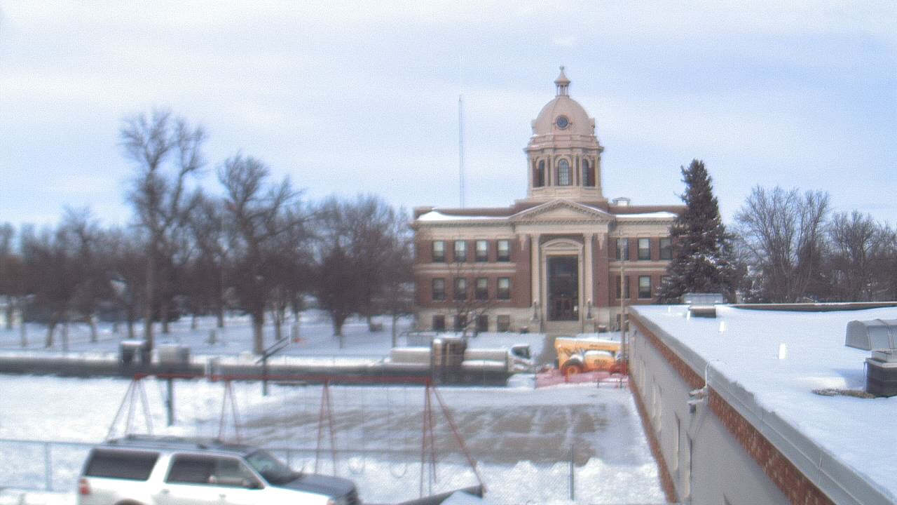 Thumbnail for current weather camera view from Ellendale HS in Ellendale, North Dakota