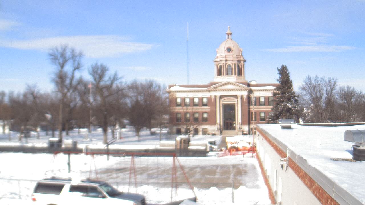 Thumbnail for current weather camera view from Ellendale HS in Ellendale, North Dakota