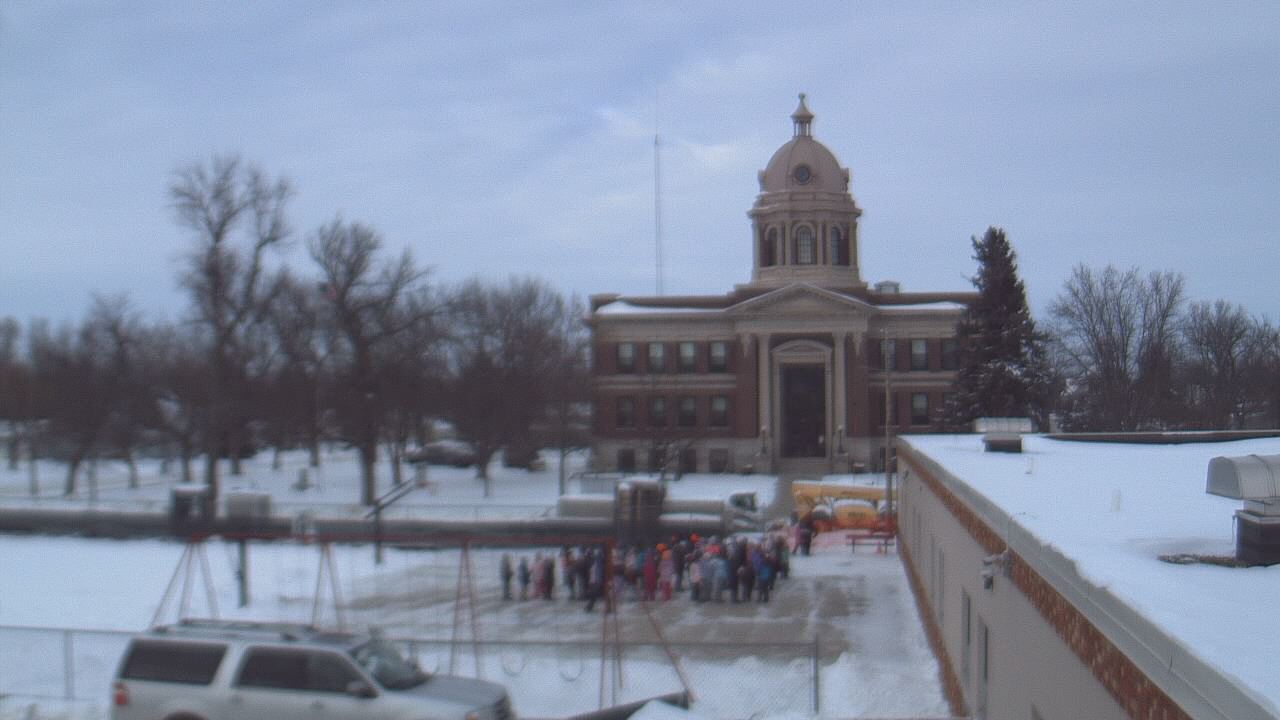 Thumbnail for current weather camera view from Ellendale HS in Ellendale, North Dakota